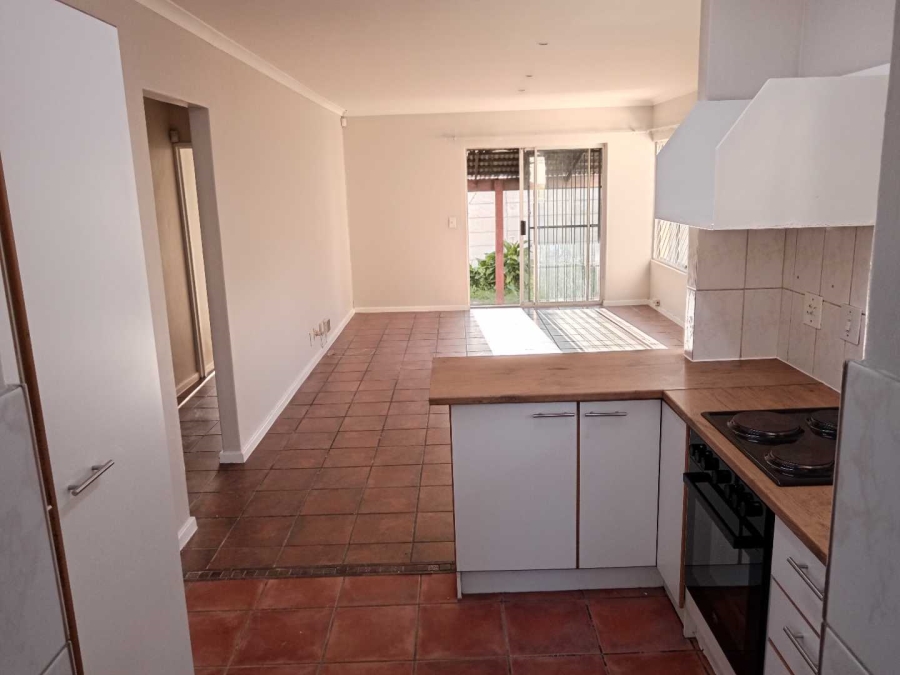 To Let 3 Bedroom Property for Rent in Protea Heights Western Cape